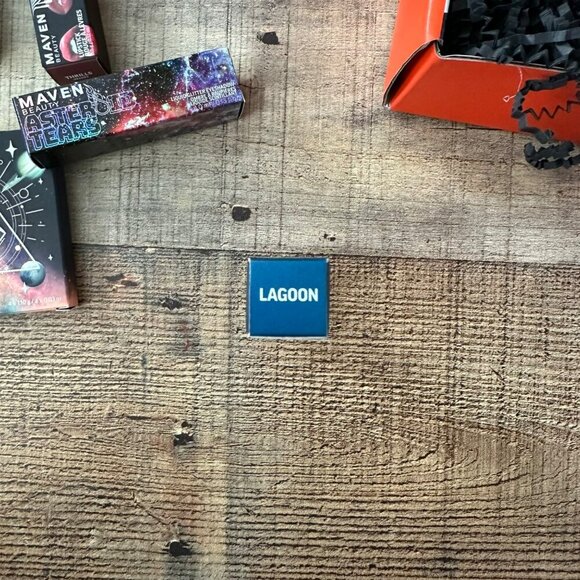 Maven Beauty Makeup Gift Box Set Rose Water Setting Spray & Cosmic Drip Palette - Picture 12 of 13